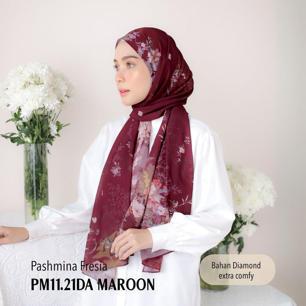 [DISKON AMBYAR] Last Stock Scarf Motif Hijabwanitacantik Series Hijab Kerudung Printing Motif